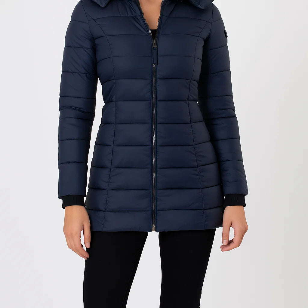 Pikowany płaszcz damski z kapturem, lekki i ciepły na zimę