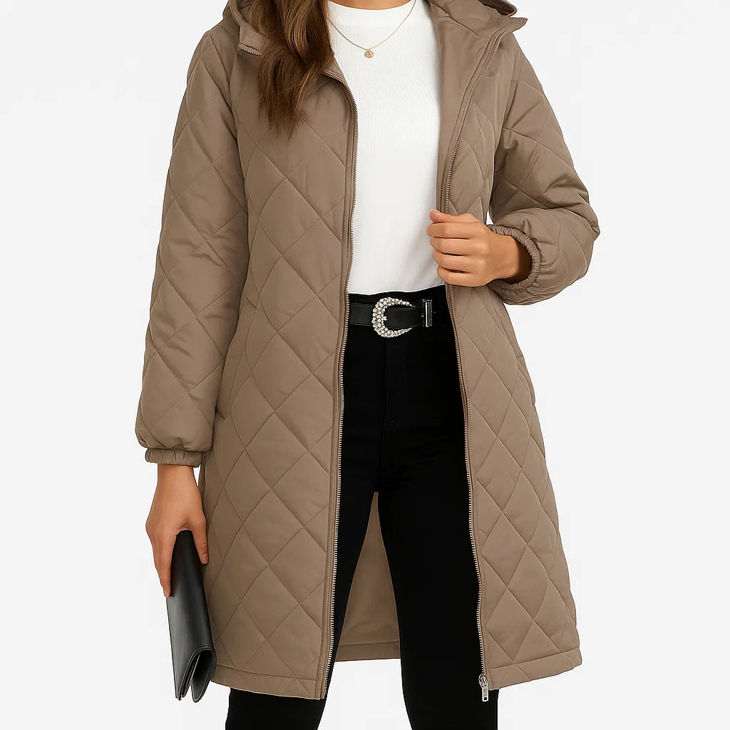 Pikowany płaszcz damski z kapturem – elegancki i ciepły na jesień i zimę