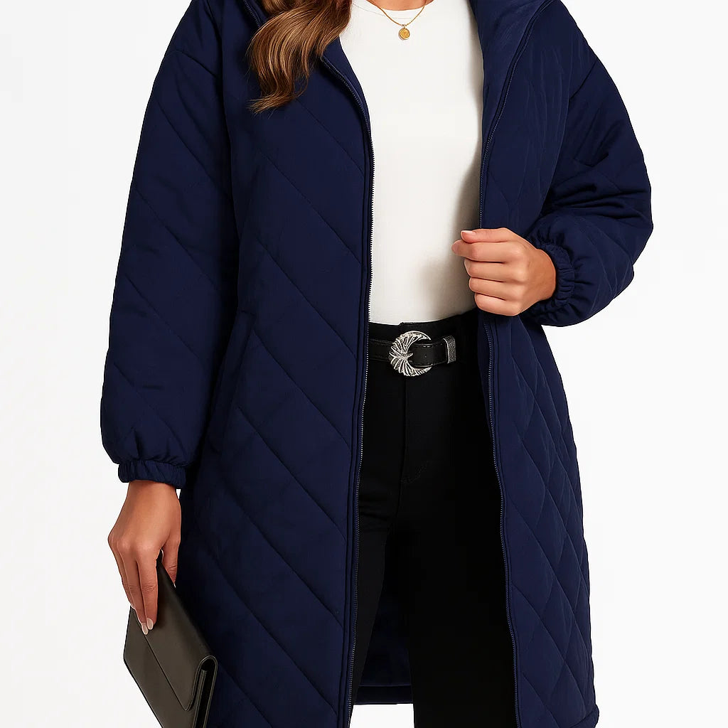 Pikowany płaszcz damski z kapturem – elegancki i ciepły na jesień i zimę